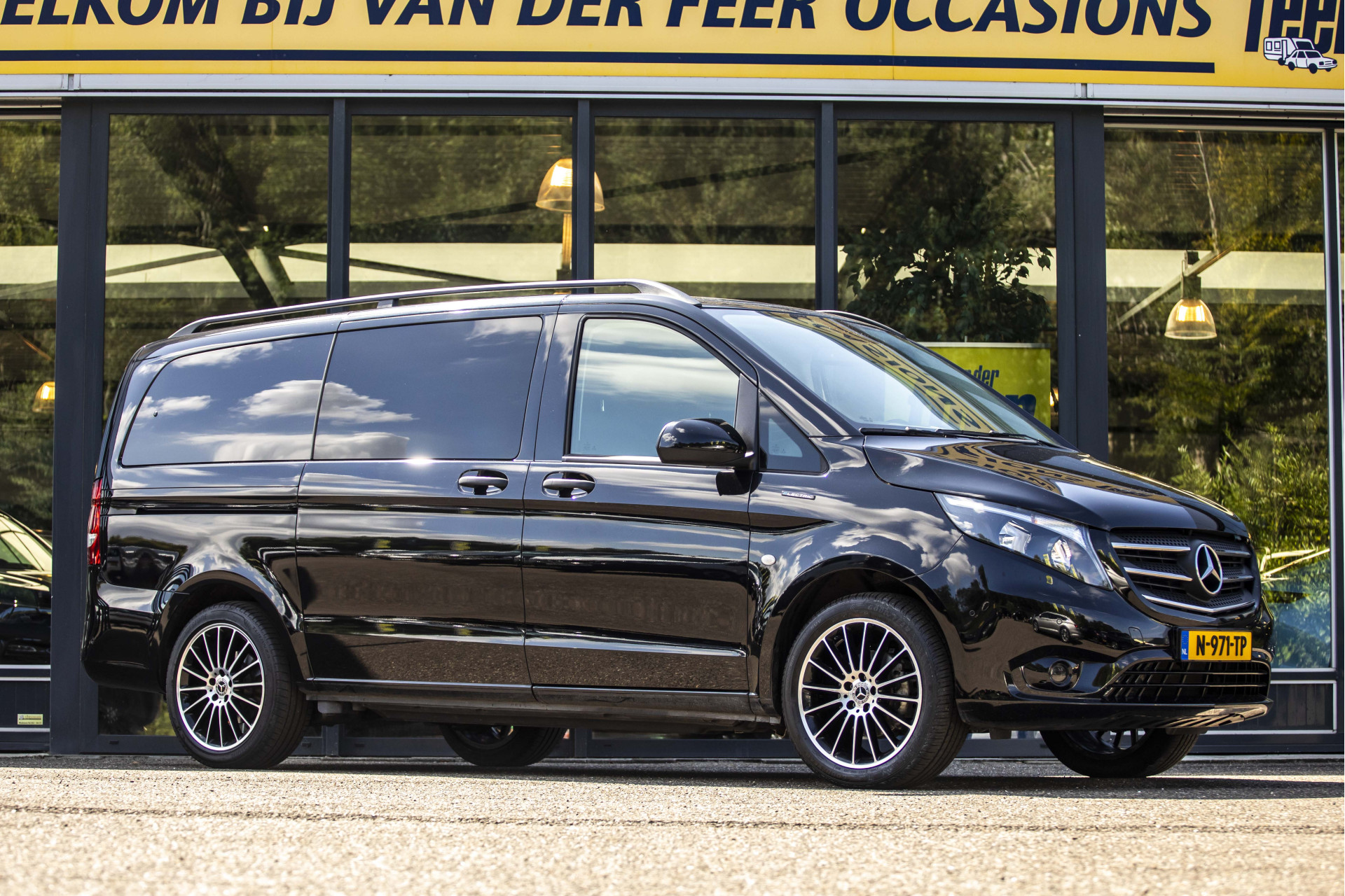 Foto van Mercedes-Benz EVITO TOURER
