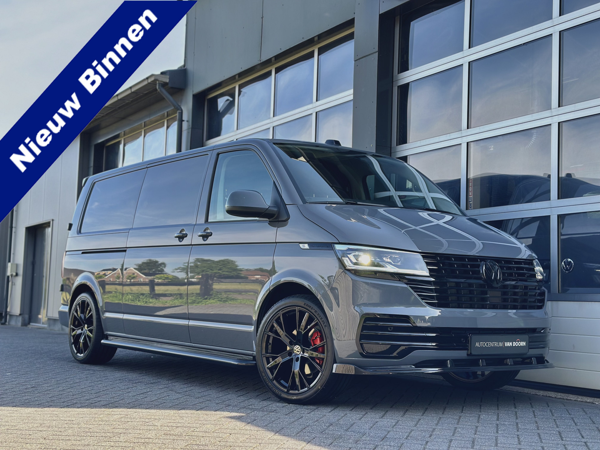 Volkswagen Transporter T6.1 | 2.0 TDI 150pk | DSG | Lang | Black Edition | Camera | LED | Cruise Controle |