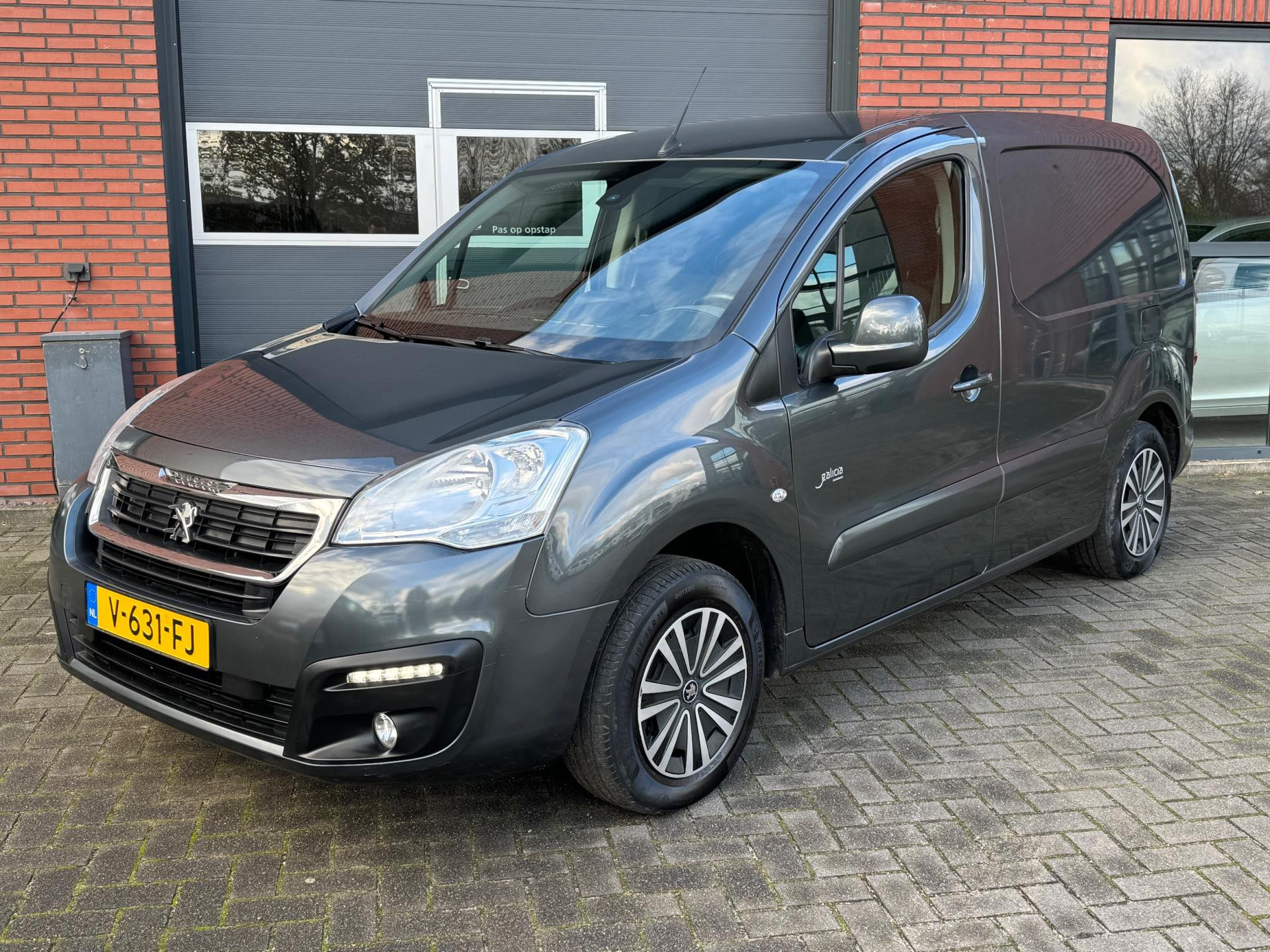 Foto van Peugeot Partner