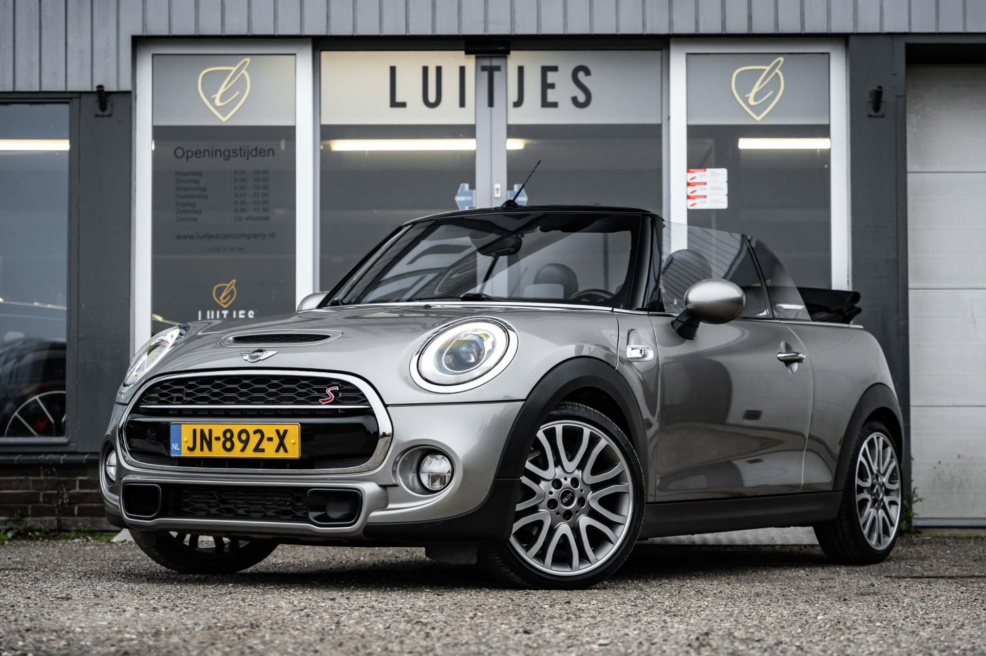 Foto van MINI Cabrio