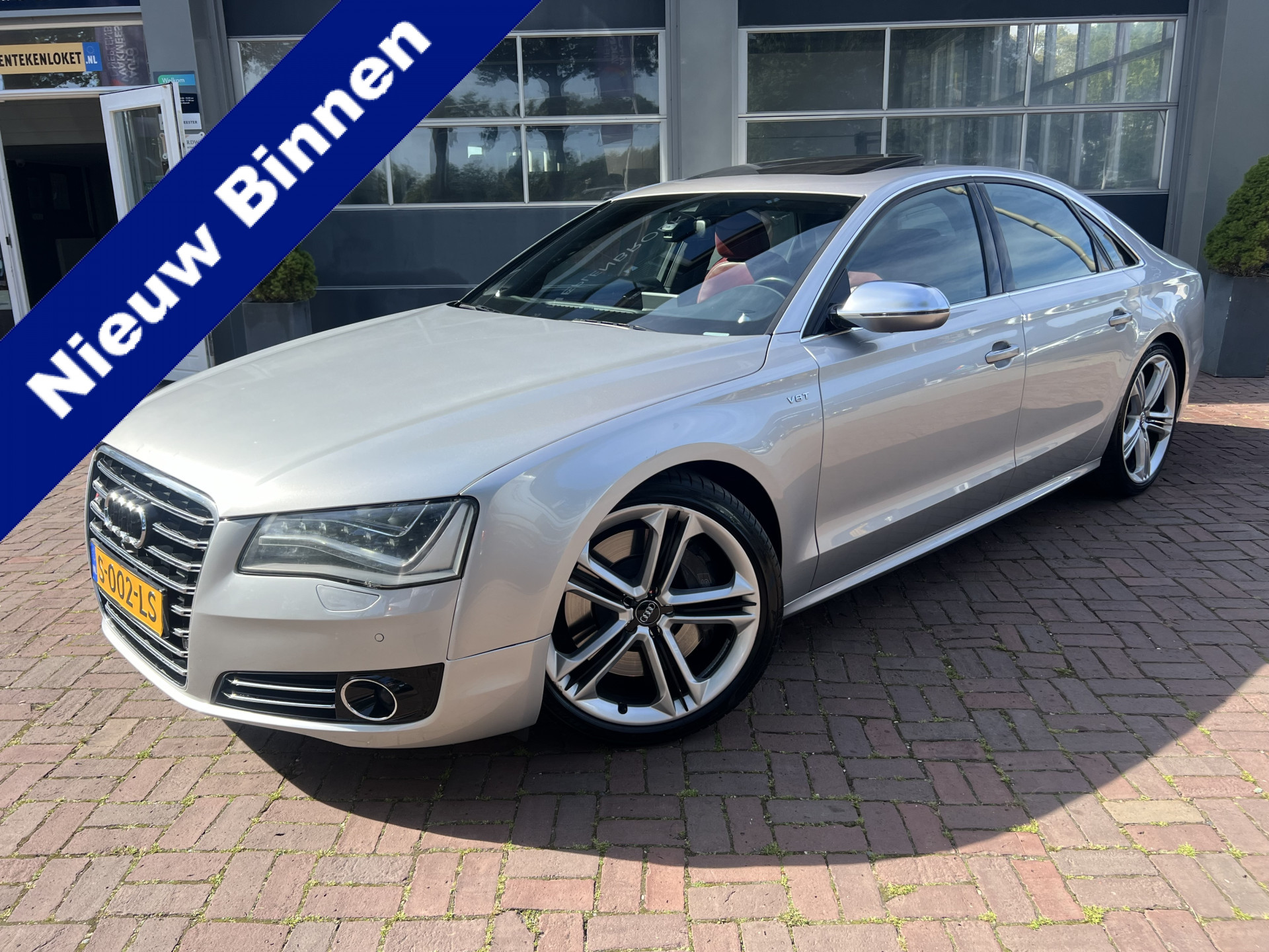 Audi S8