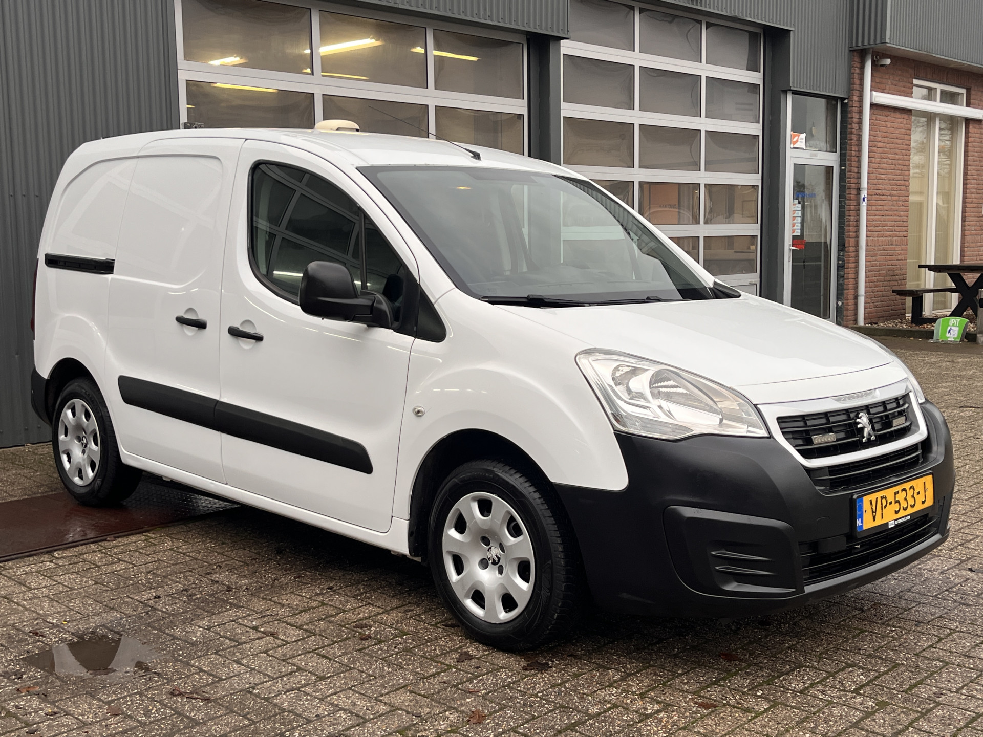 Foto van Peugeot Partner