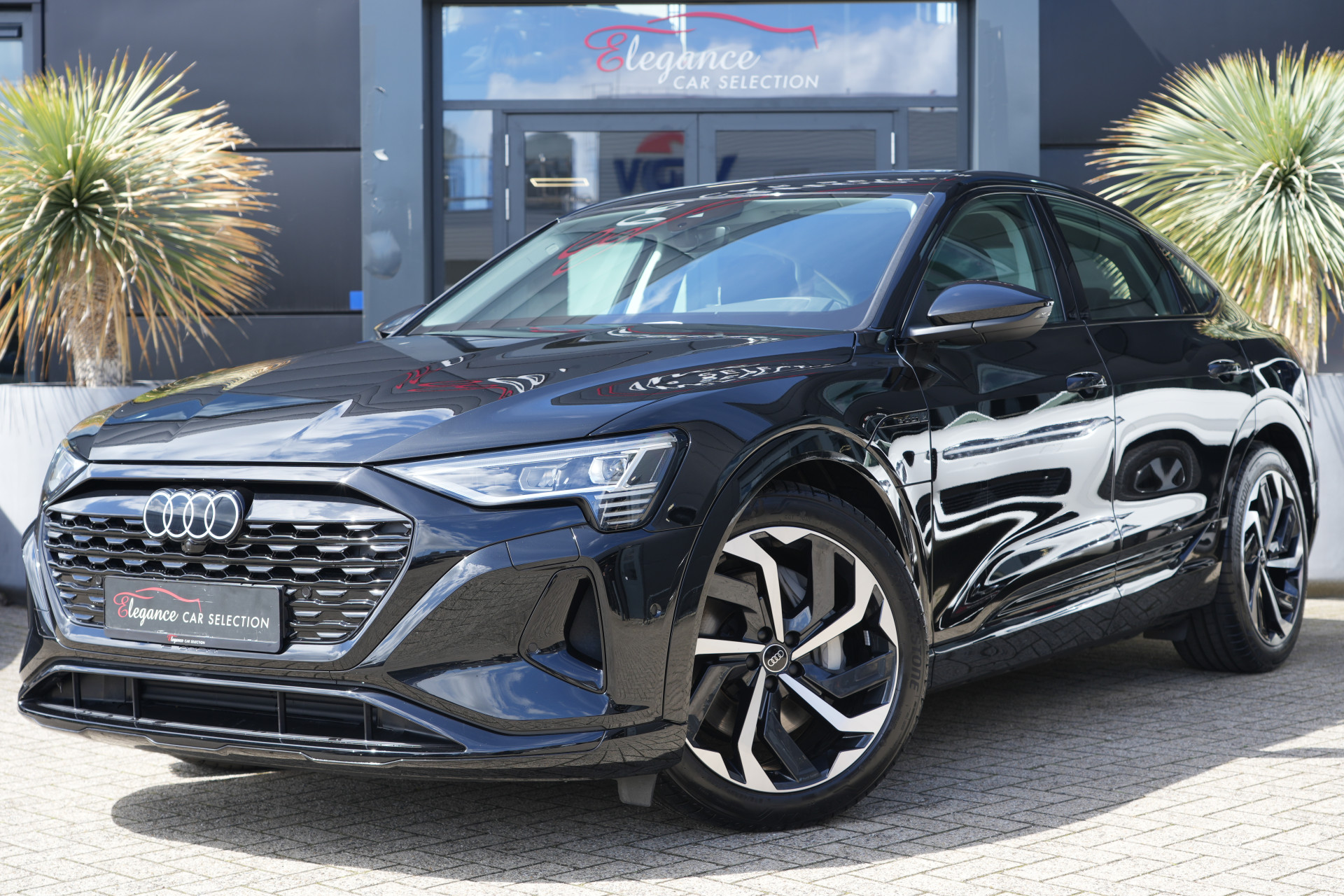 Foto van Audi Q8 Sportback e-tron
