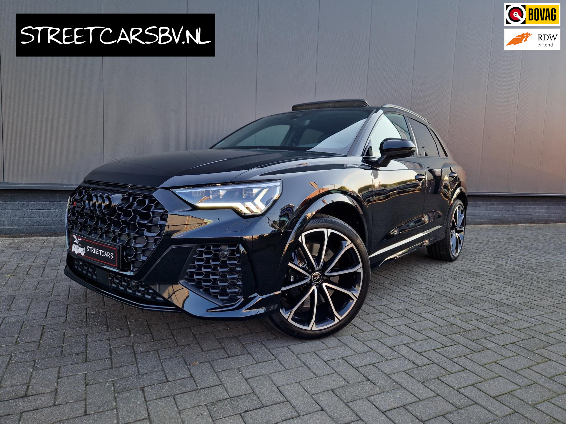 Foto van Audi RSQ3