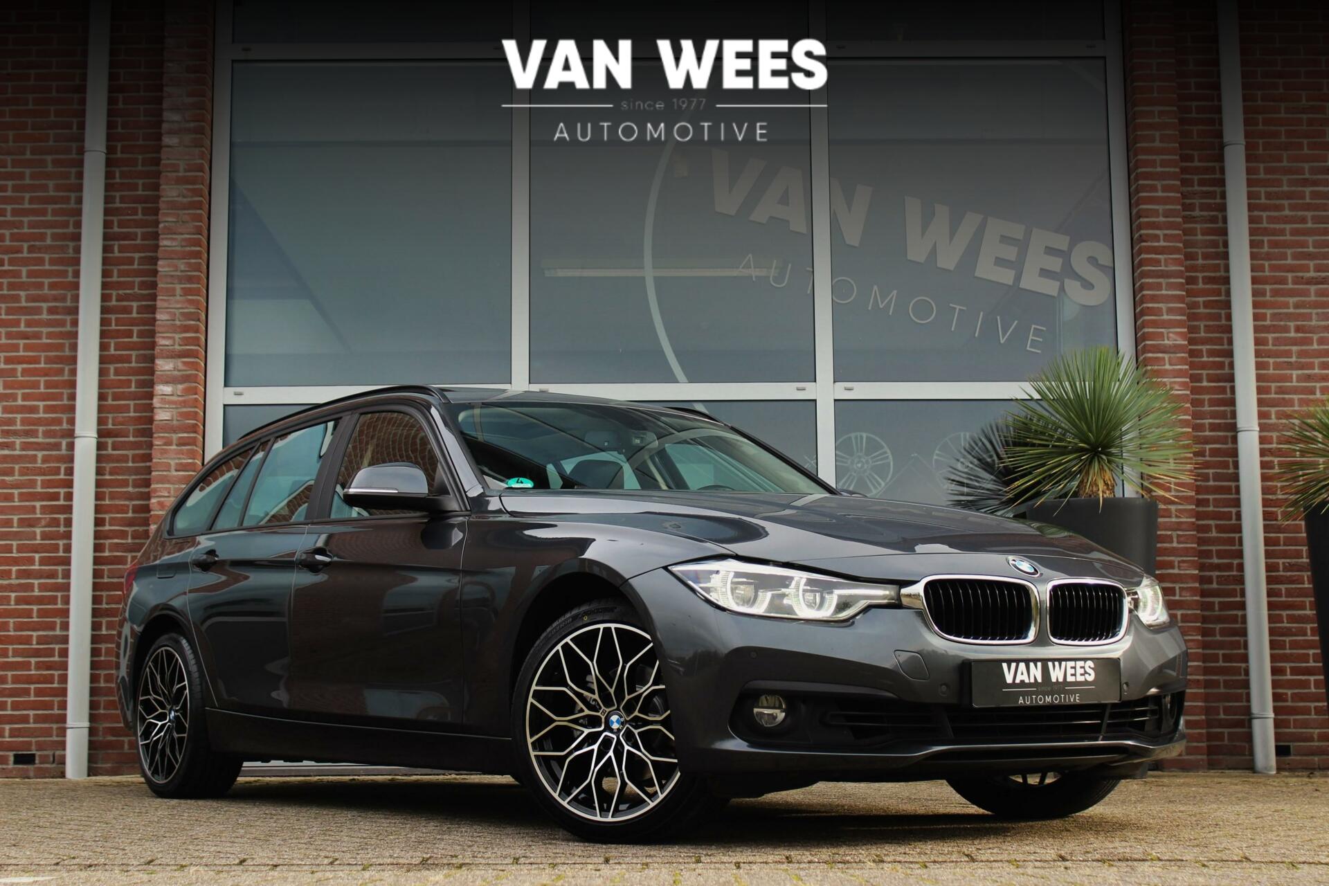 Foto van BMW 3-serie 320i F31 Touring Centennial Executive | Automaat | LED | Navi | 185 pk | Schuif/dak | 2e eigenaar | Cruise-control |