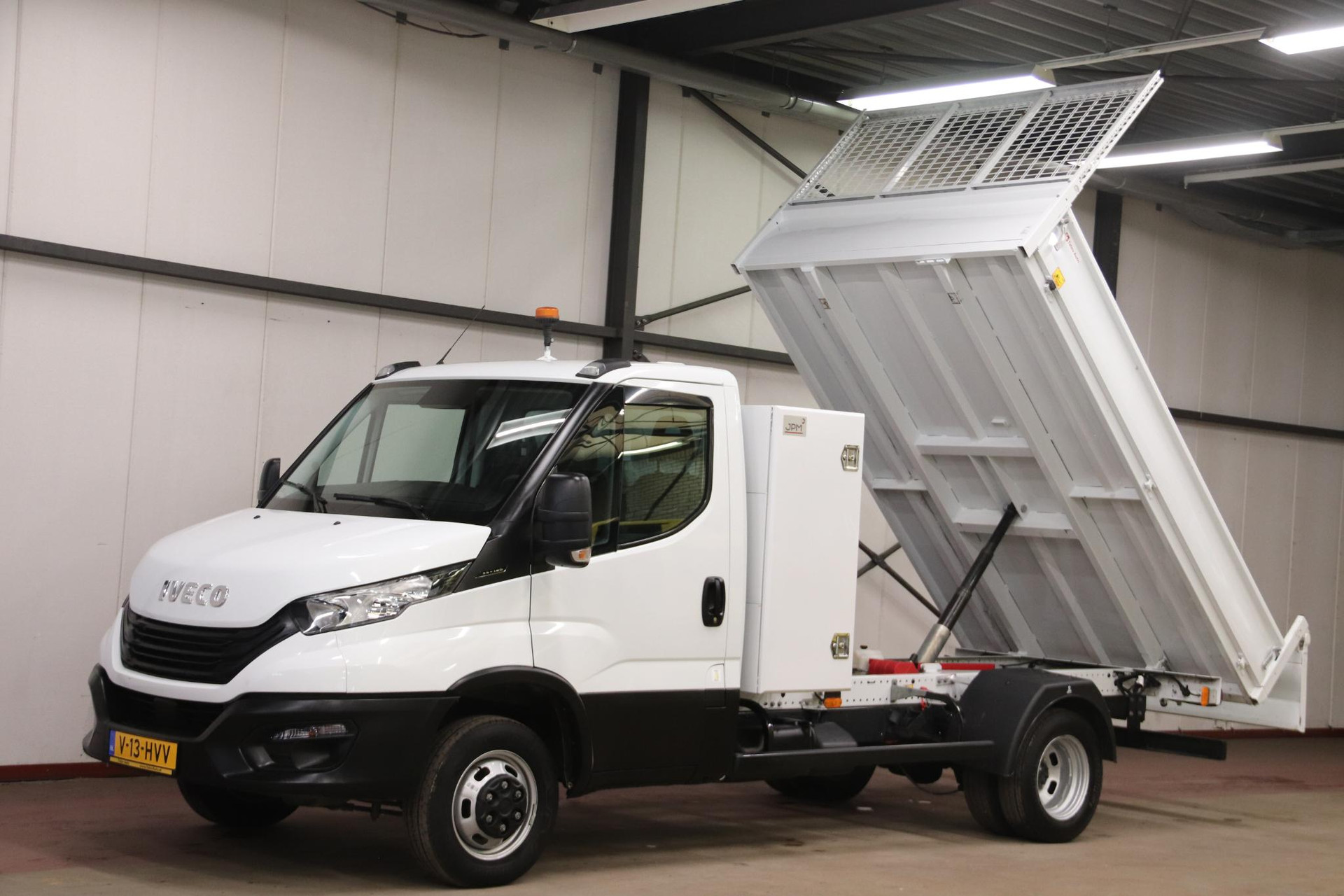 Foto van Iveco 35C14 2.3 KIPPER MET 3500 KG TREKVERMOGEN