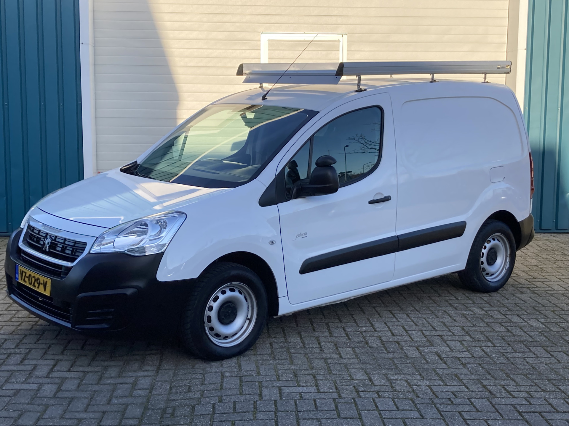 Foto van Peugeot Partner