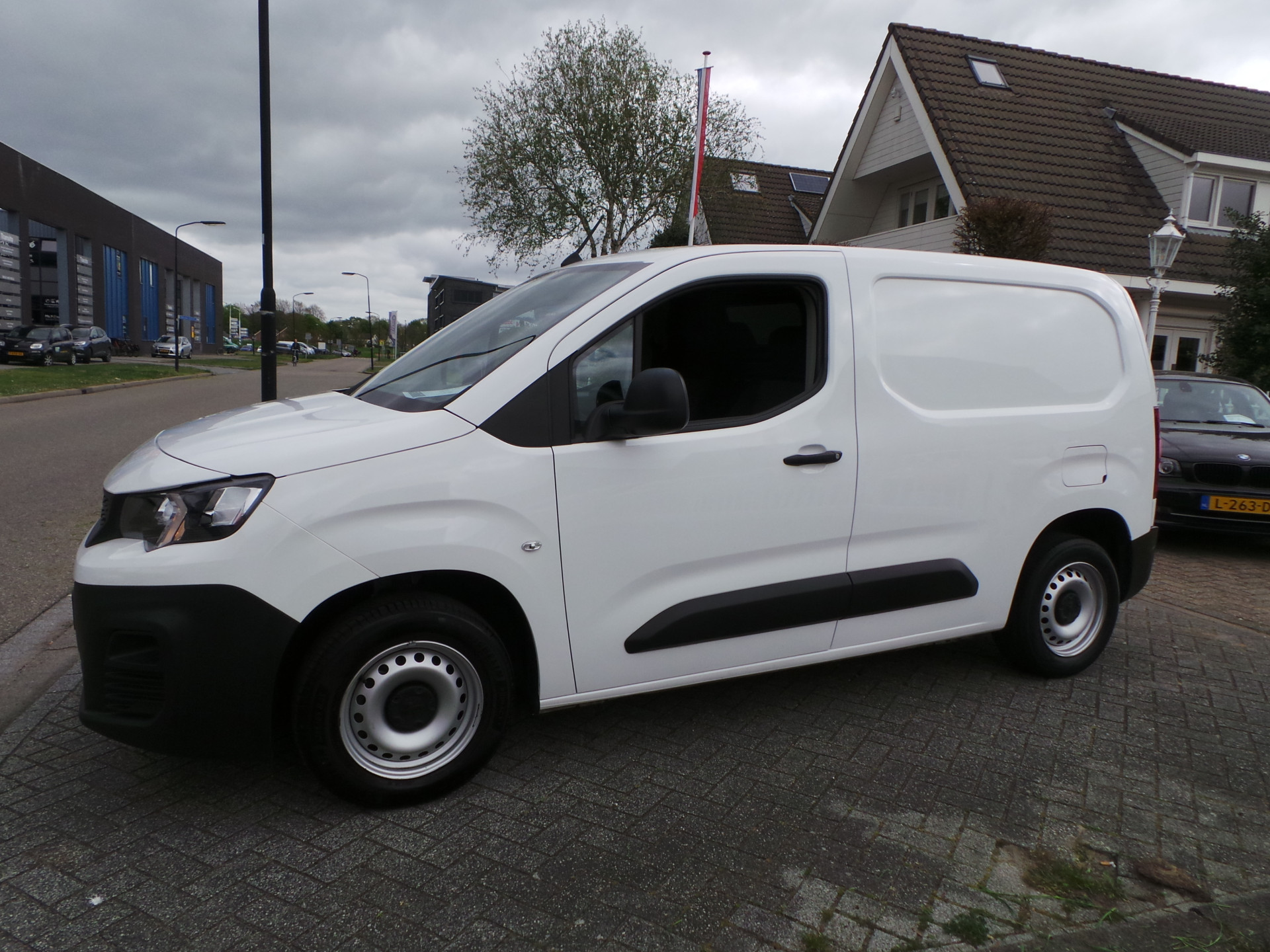 Foto van Peugeot Partner