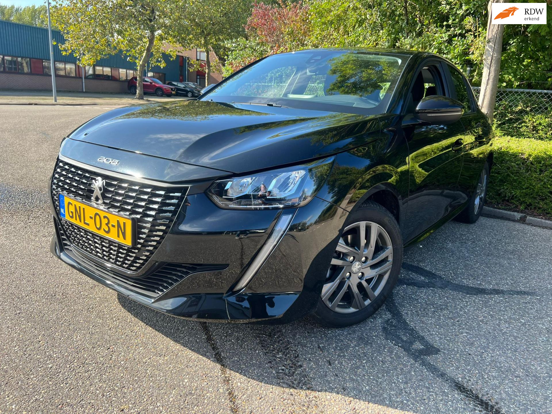 Foto van Peugeot 208 1.2 PureTech Active Pack  Automaat Apple carplay Navigatie Cruise control