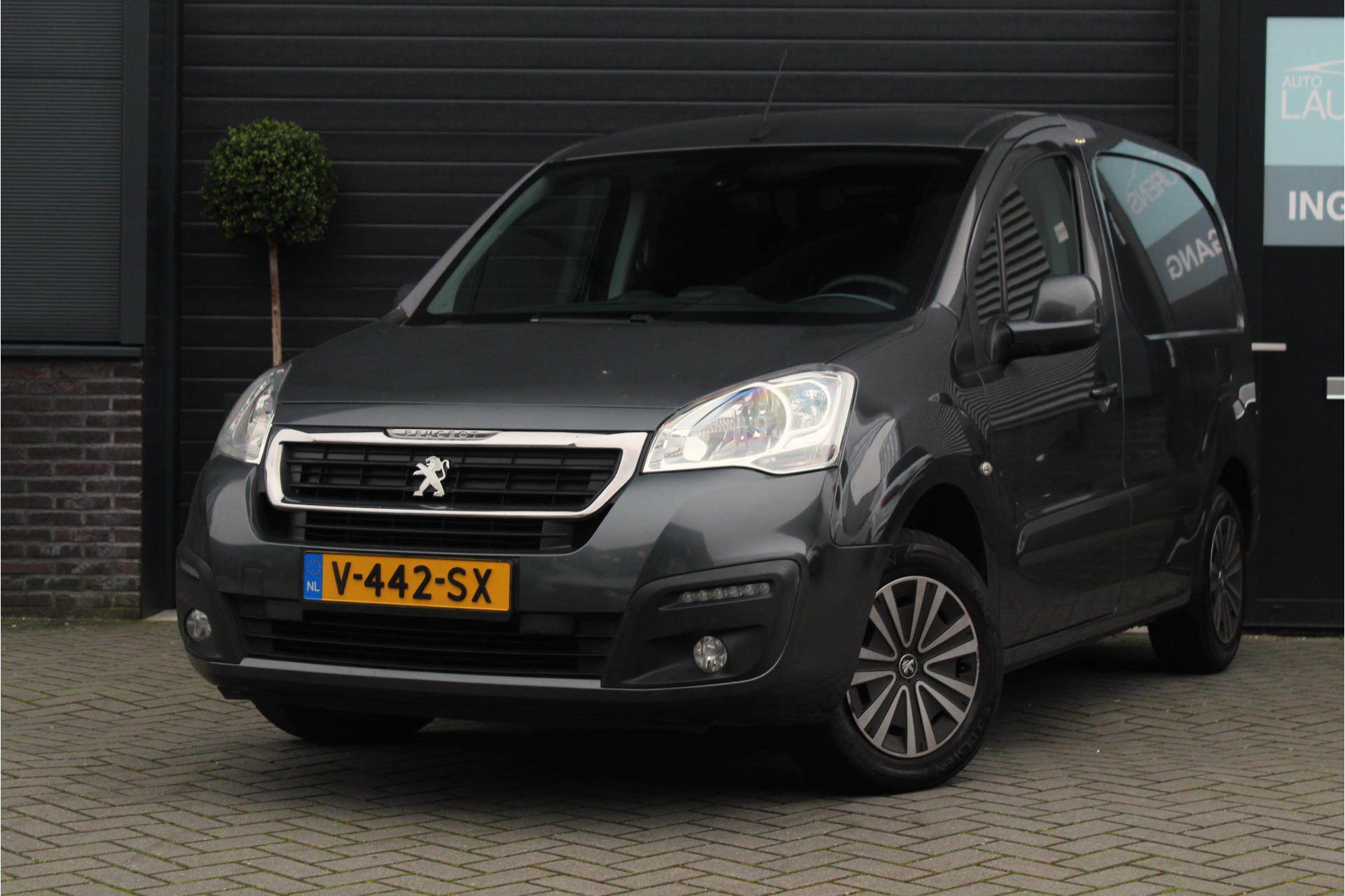 Foto van Peugeot Partner