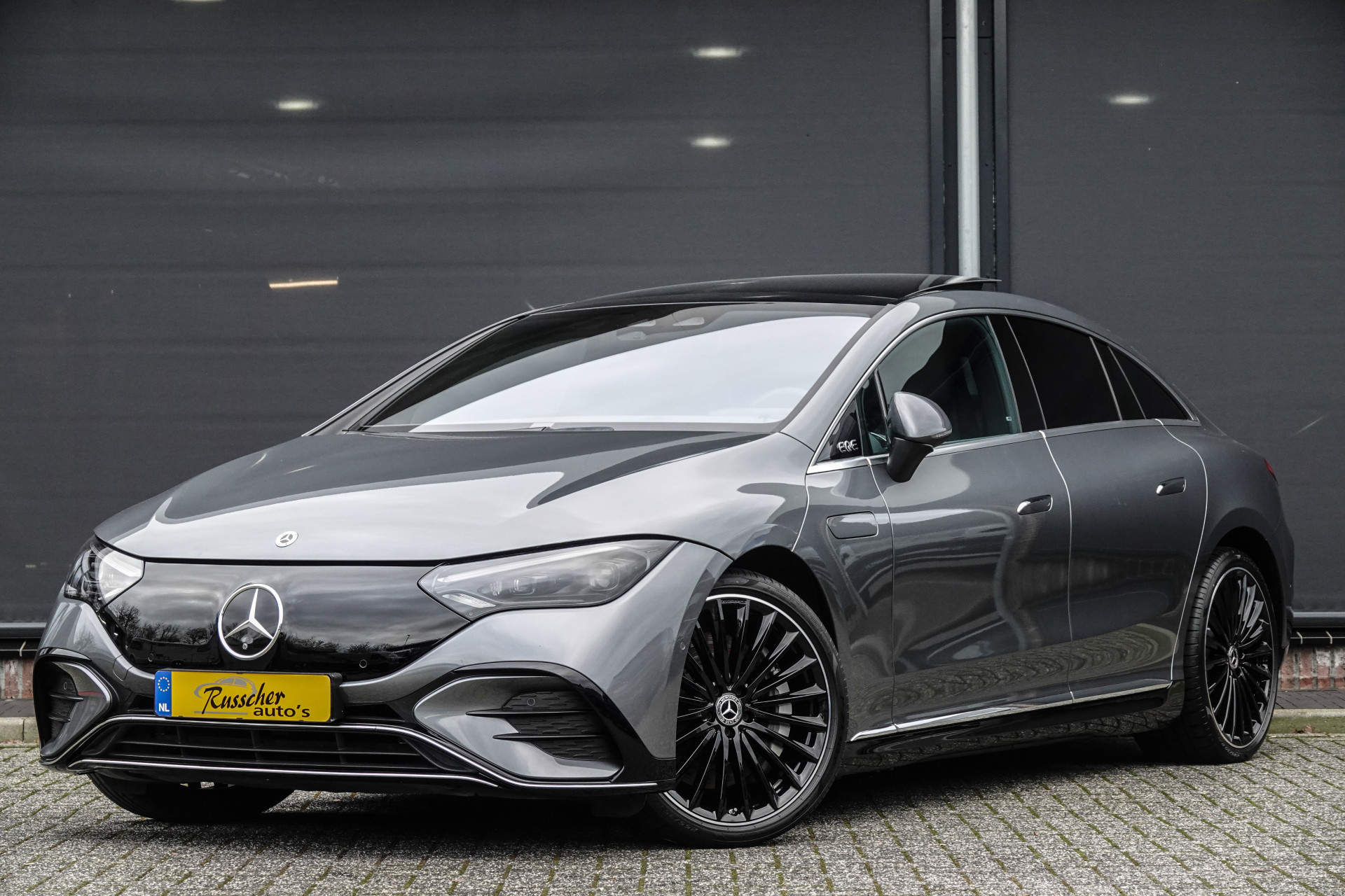Foto van Mercedes-Benz EQE