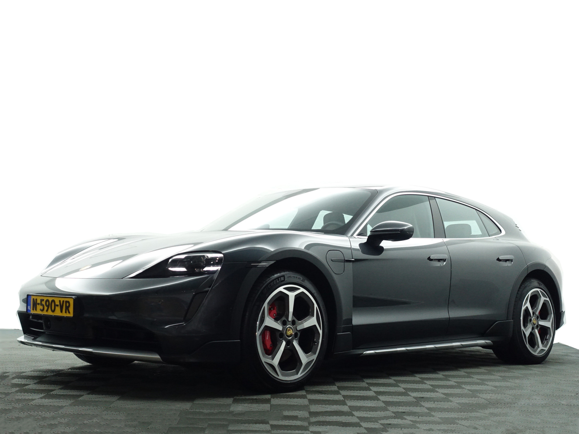 Foto van Porsche Taycan Cross Turismo