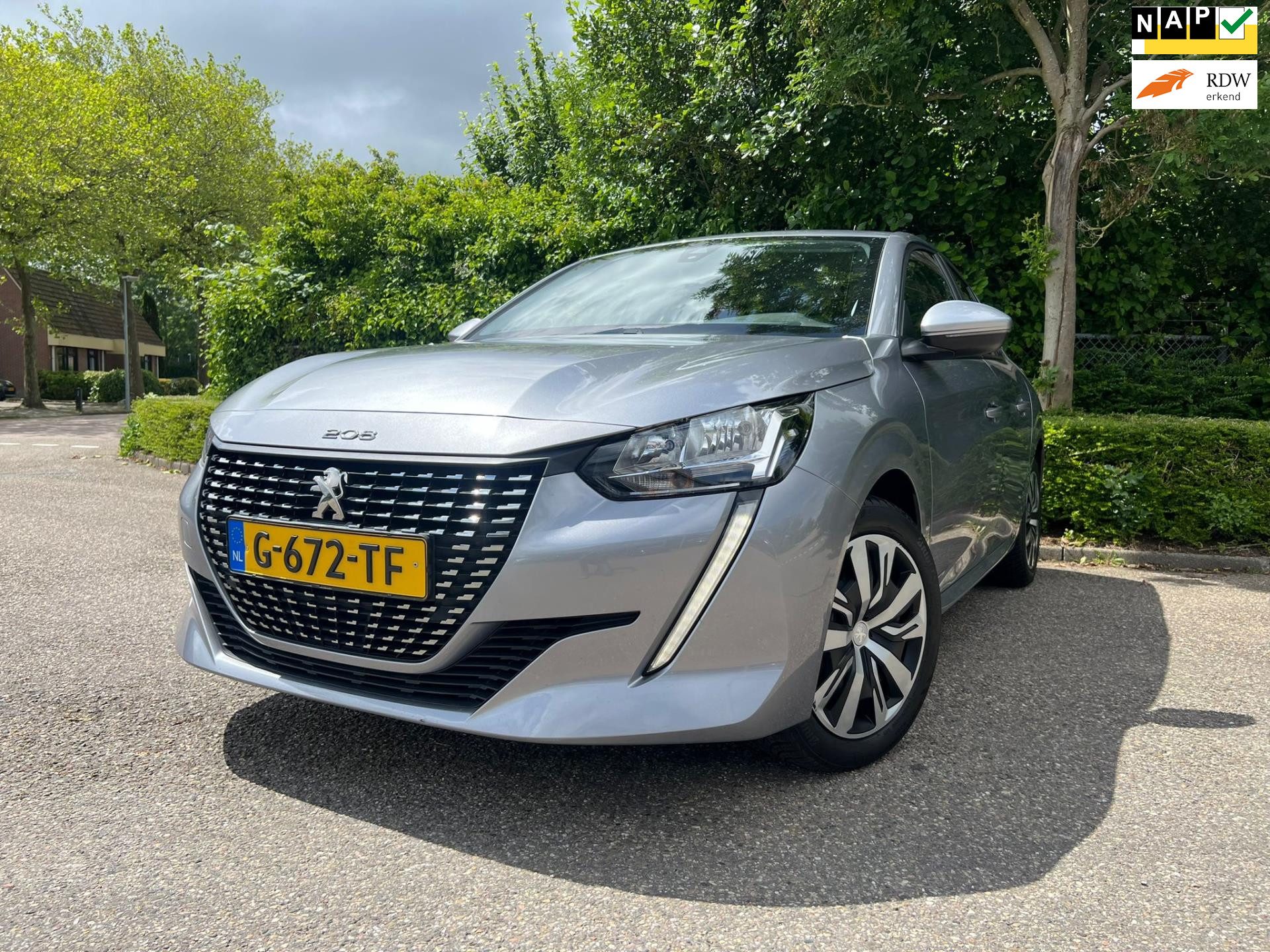 Foto van Peugeot 208 1.2 PureTech Blue Lease Active , Apple carplay , Navigatie , Parkeer sensoren , Cruise control