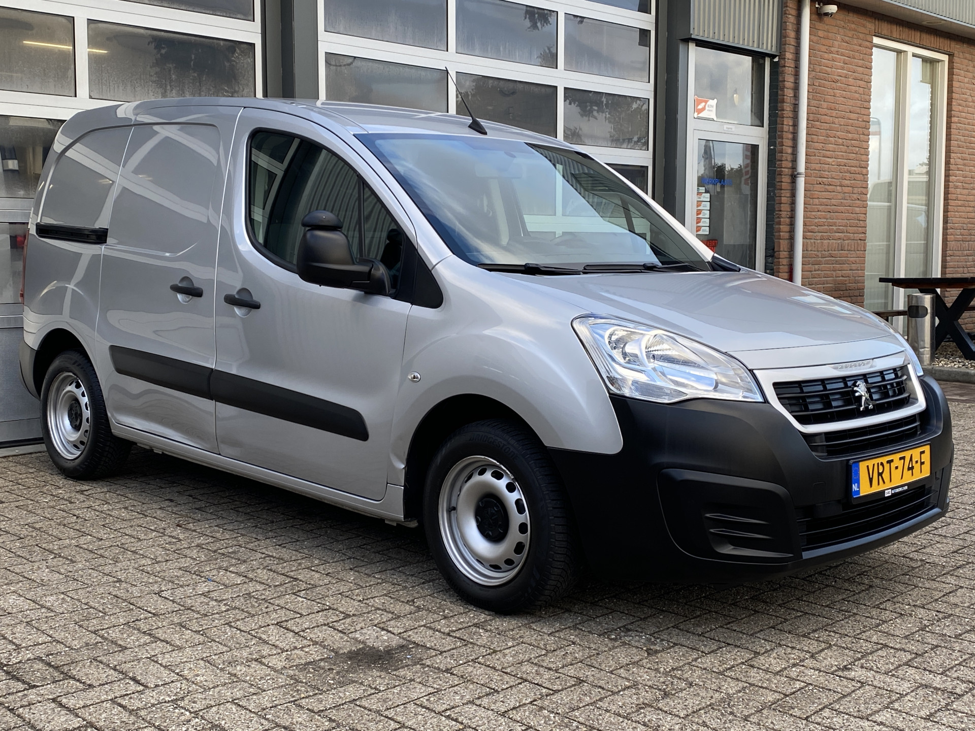 Foto van Peugeot Partner