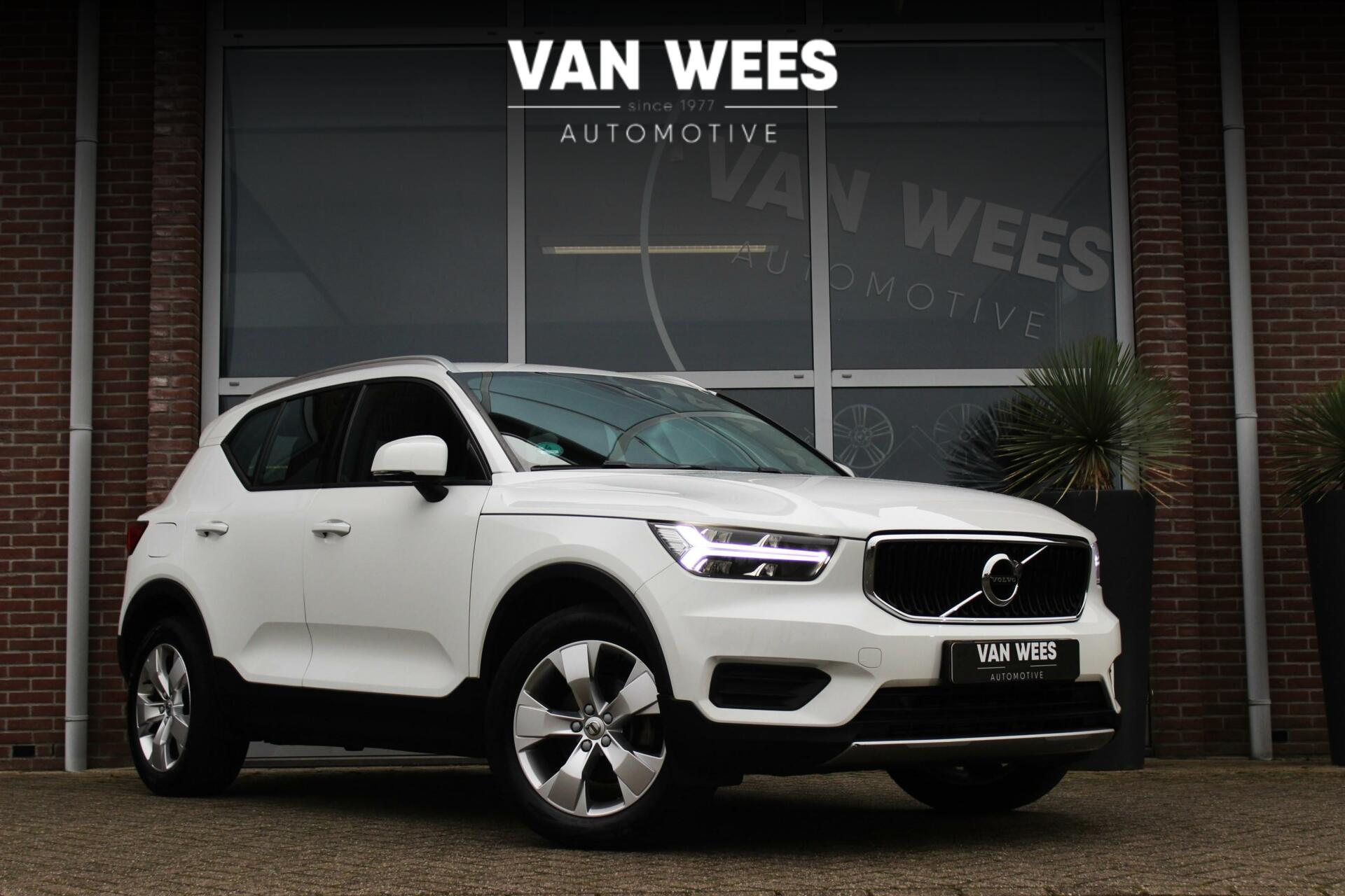 Foto van Volvo XC40 1.5 T3 Momentum Pro | 1e eigenaar | NL auto | Inc btw | LED | Navi | 18 inch | Trekhaak | Half leer | 163 pk |